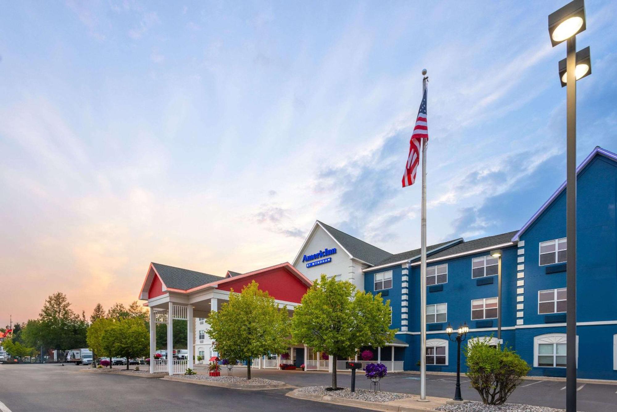 Americinn By Wyndham Iron Mountain Eksteriør billede